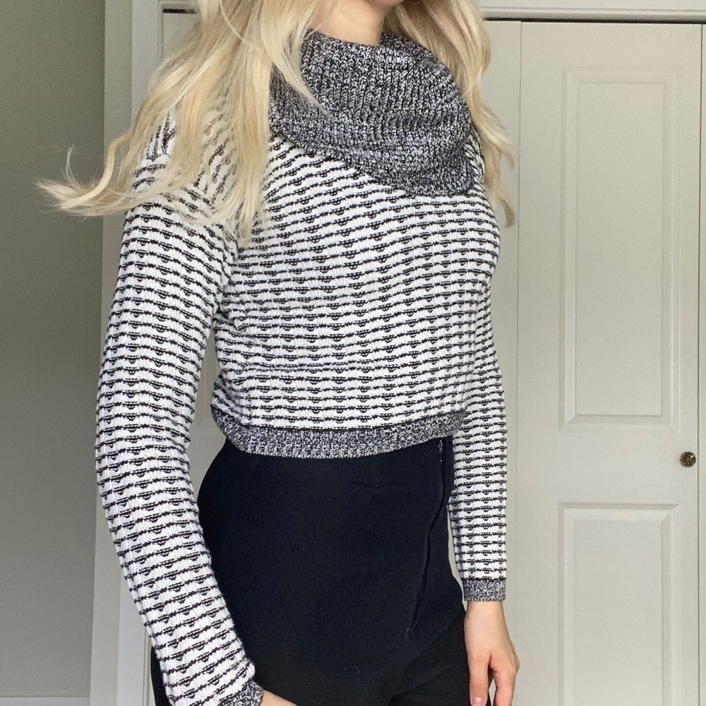 GUESS cropped cowl neck black and white knit sweater. Cold shoulder. Size small - Picture 5 of 10